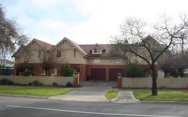 Albury Suites - Schubach Street