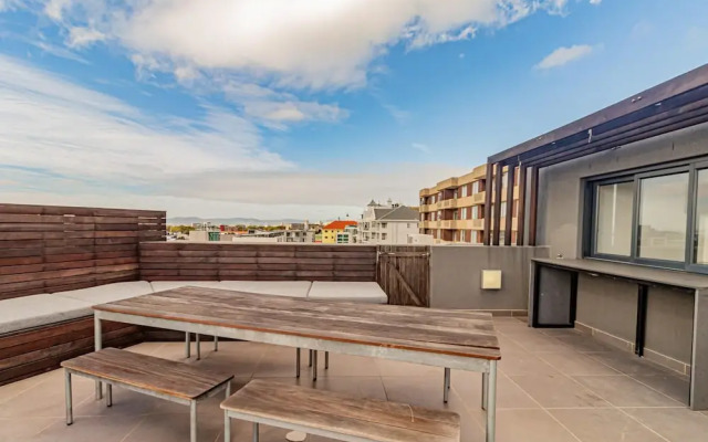 Modern Apartment w Rooftop Deck Scholtz Penthouse