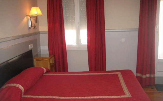 Hostal Canovas