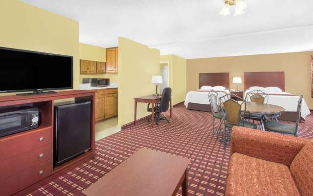 Super 8 by Wyndham Kerrville TX