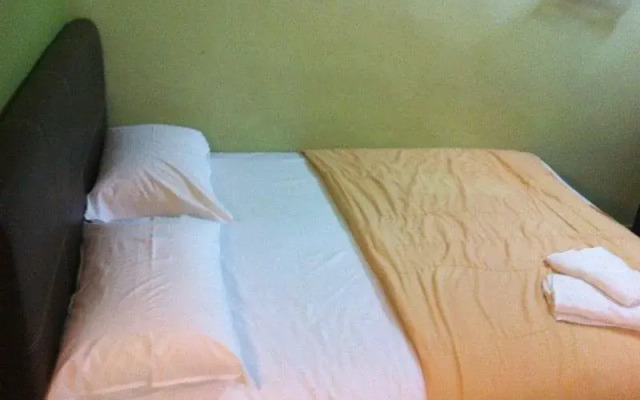 Fully House Hotel