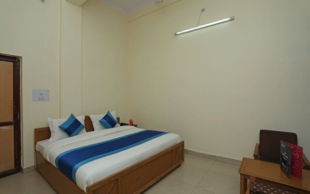 OYO 8983 Royal Inn