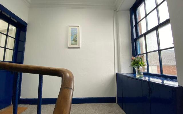 Stylish 2nd Floor Georgian Period Flat