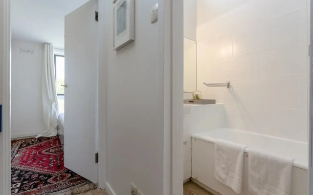 Amazing 2 Bedroom House in Putney