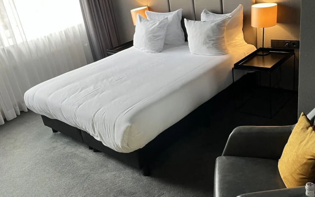 Hotel Glow
