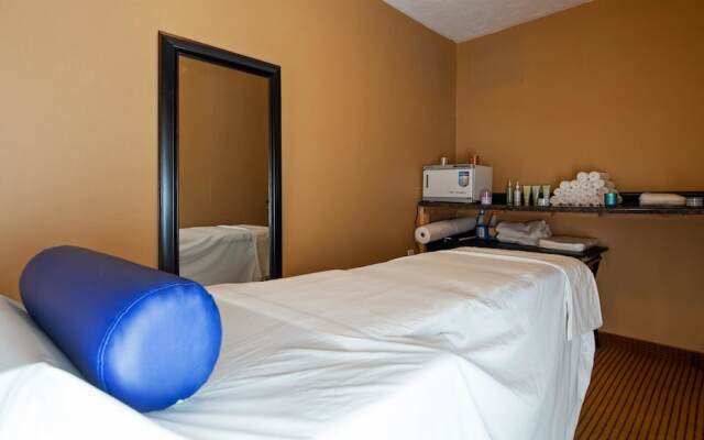 Hotel Lincoln Inn on Route 66 and near I-55