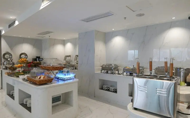 Paco Hotel Shenzhen Luohu Port Branch