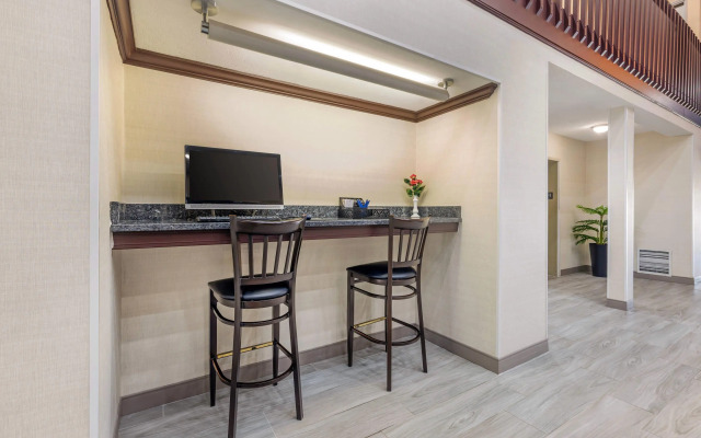 Comfort Inn Bourbonnais near I-57