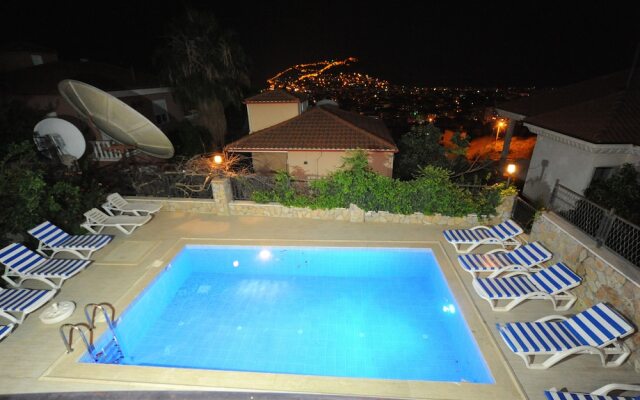 Emre Cemre Vilları 1