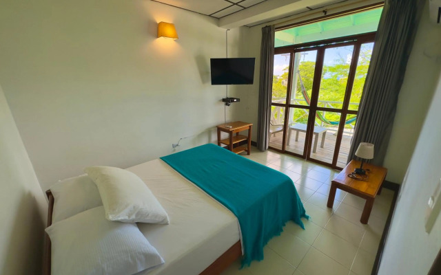 South West Bay Cabañas