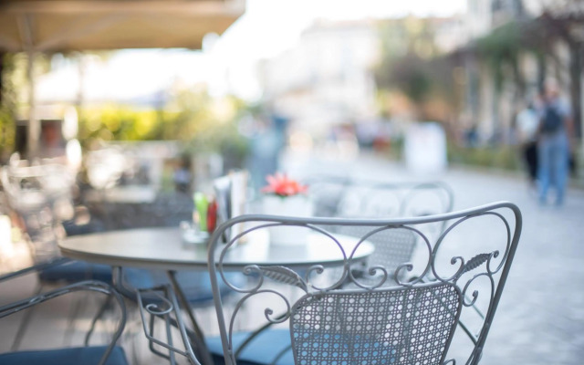 Phidias Hotel