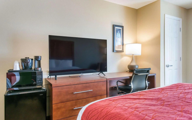 Comfort Inn & Suites Harrisburg - Hershey West