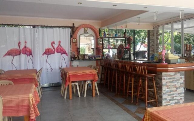 Flamingo Apartments Moraitika Corfu