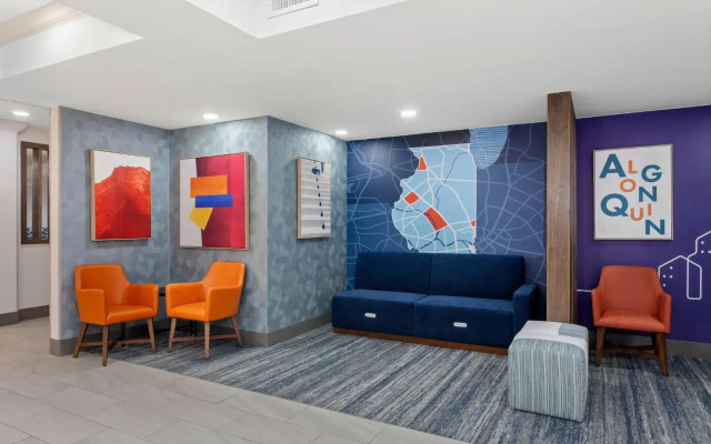 Holiday Inn Express Hotel & Suites Chicago-Algonquin by IHG