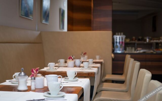 Pakat Suites Hotel