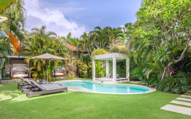 2BR Villa Alice Dua in Seminyak