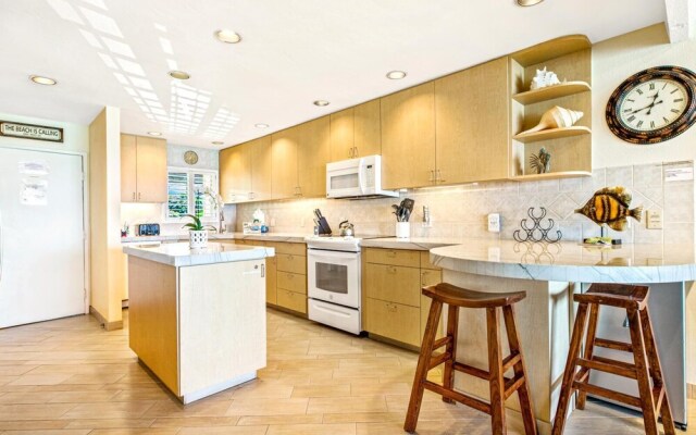 Lokelani #B203 - 2 Br condo by RedAwning