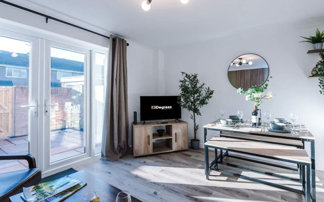 Gorgeous Home in Chester Sleeps 6 With Parking