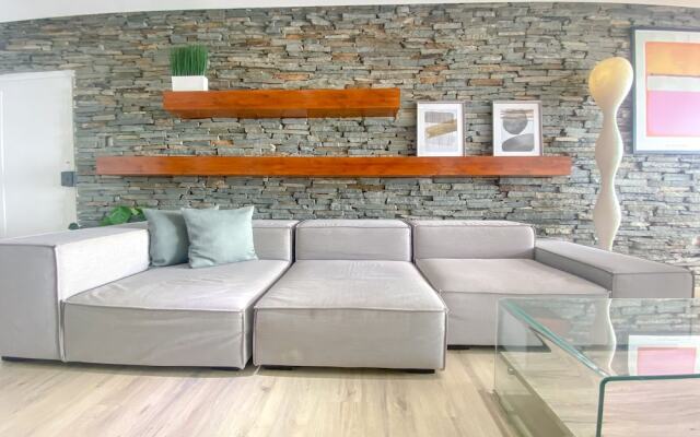 Phaedrus Living: Seaview Luxury Flat Athina Grenada