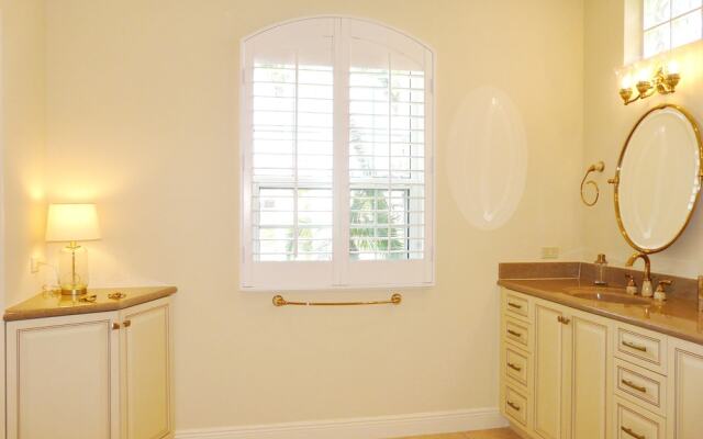 Waterfront Home With Pool, spa and Boating Access