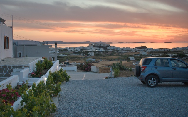 Petros Studios & Suites