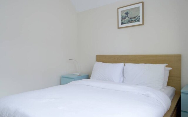2 Bedroom Canalside Apartment