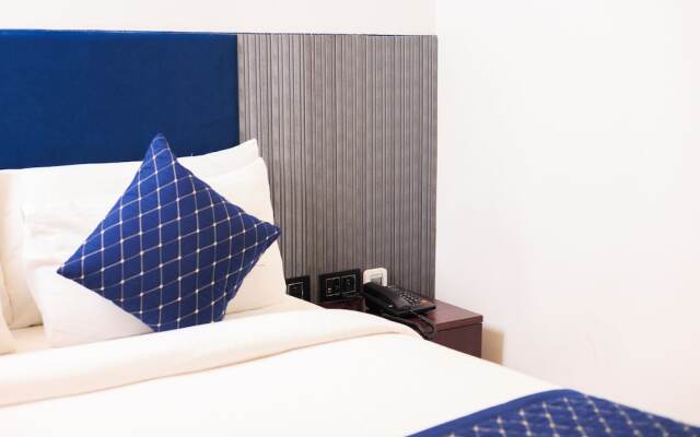 The Eliot Hotel & Banquet