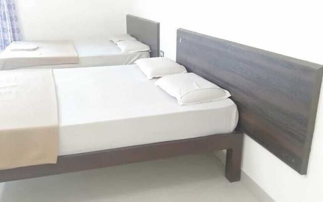Iroomz Grand Palace