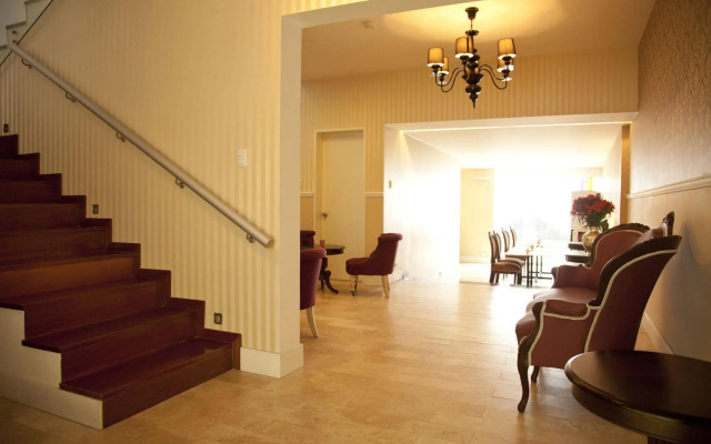 IFE Boutique Hotel