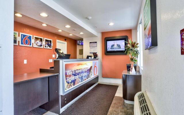 Motel 6 Flagstaff East - Lucky Lane