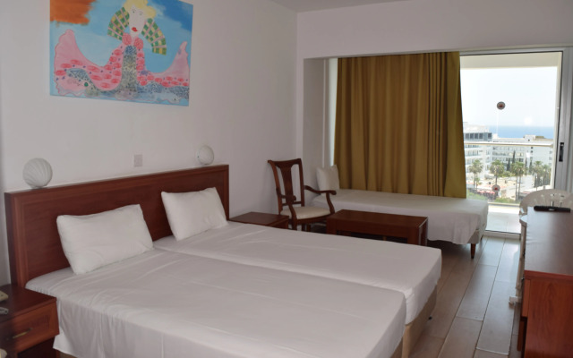 Corfu Hotel