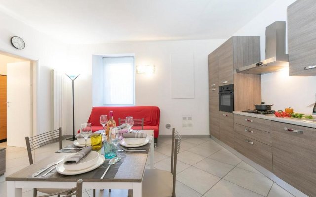 Casa Al Vicolo Di Ranco 50mt From Beach - Happy Rentals