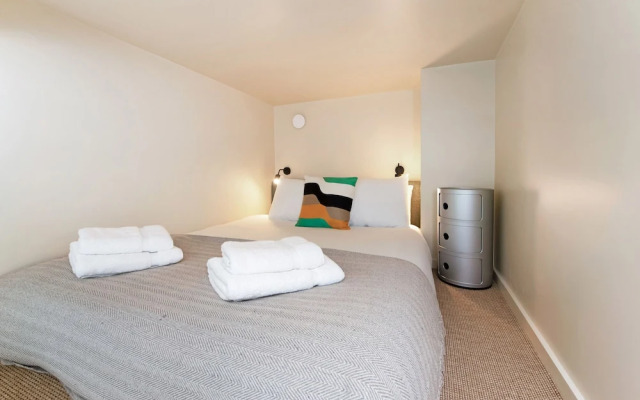 Superb Studio Apartment With Garden Views Near Camden