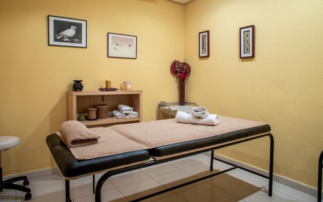 Hotel Illot Suites
