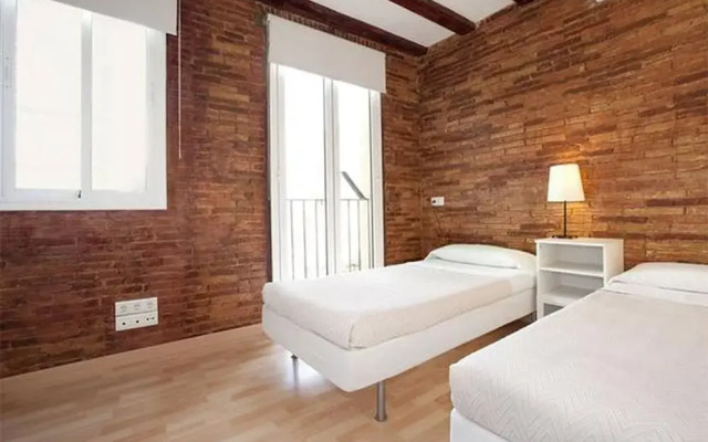 Old Town Apartment With Balcony And Wifi
