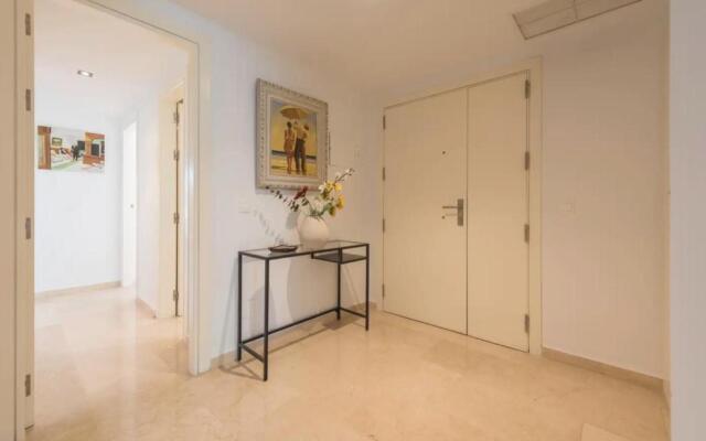 Charming 2 Bedroom Trocadero Arena area