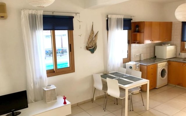 House With 3 Bedrooms in Argaka, With Wonderful sea View, Private Pool