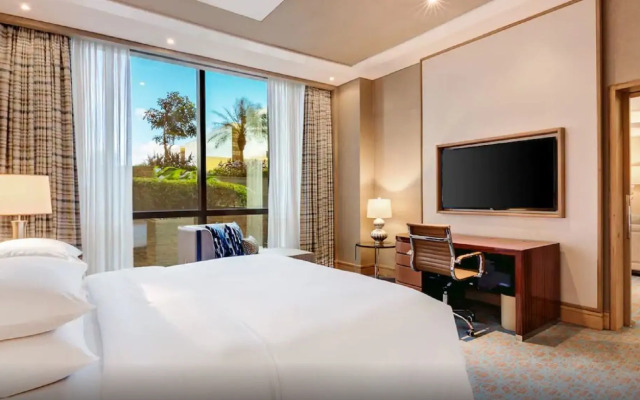 Hyatt Regency Manila, City of Dreams