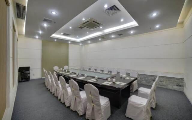 Southeast Huadu Hot Spring Hotel