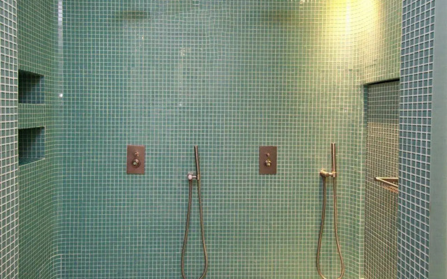 Allure Suites