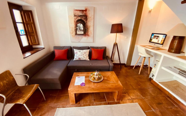 Almocabar Luxury Apartment