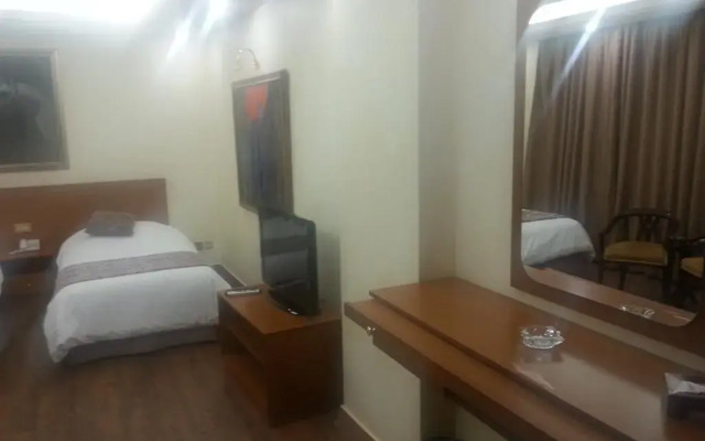 Clermont Hotel Suites