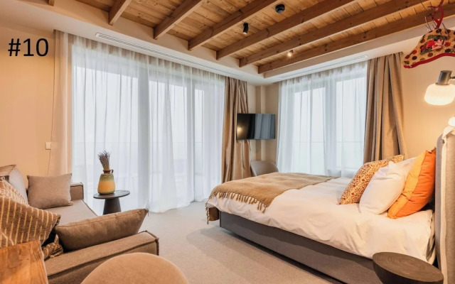 The Pines Bucegi Lodge