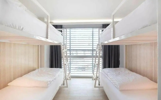 Kitzio House Hotel