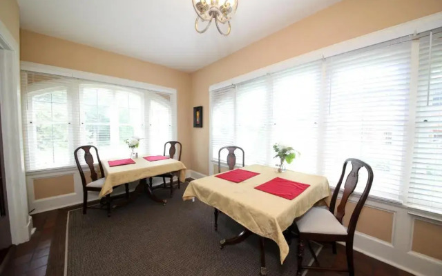 The Leonard at Logan House