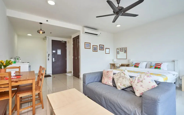 OYO Home 44001 Elegant Studio Setia Alam Trefoil