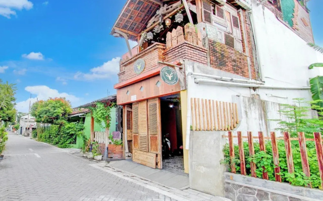 OYO 94405 D'classic Homestay