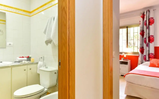 Belvilla by OYO Beach House Adelfas