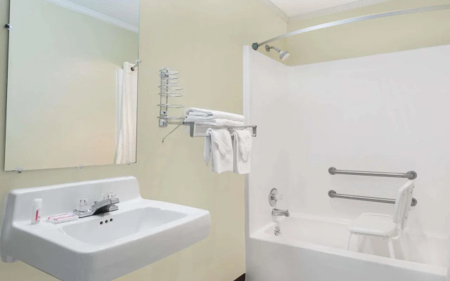 Howard Johnson Inn Ashburn