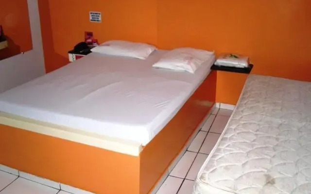 New Fox Hotel